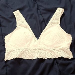Medium Lace Cream V-Neck Plunge Bralette